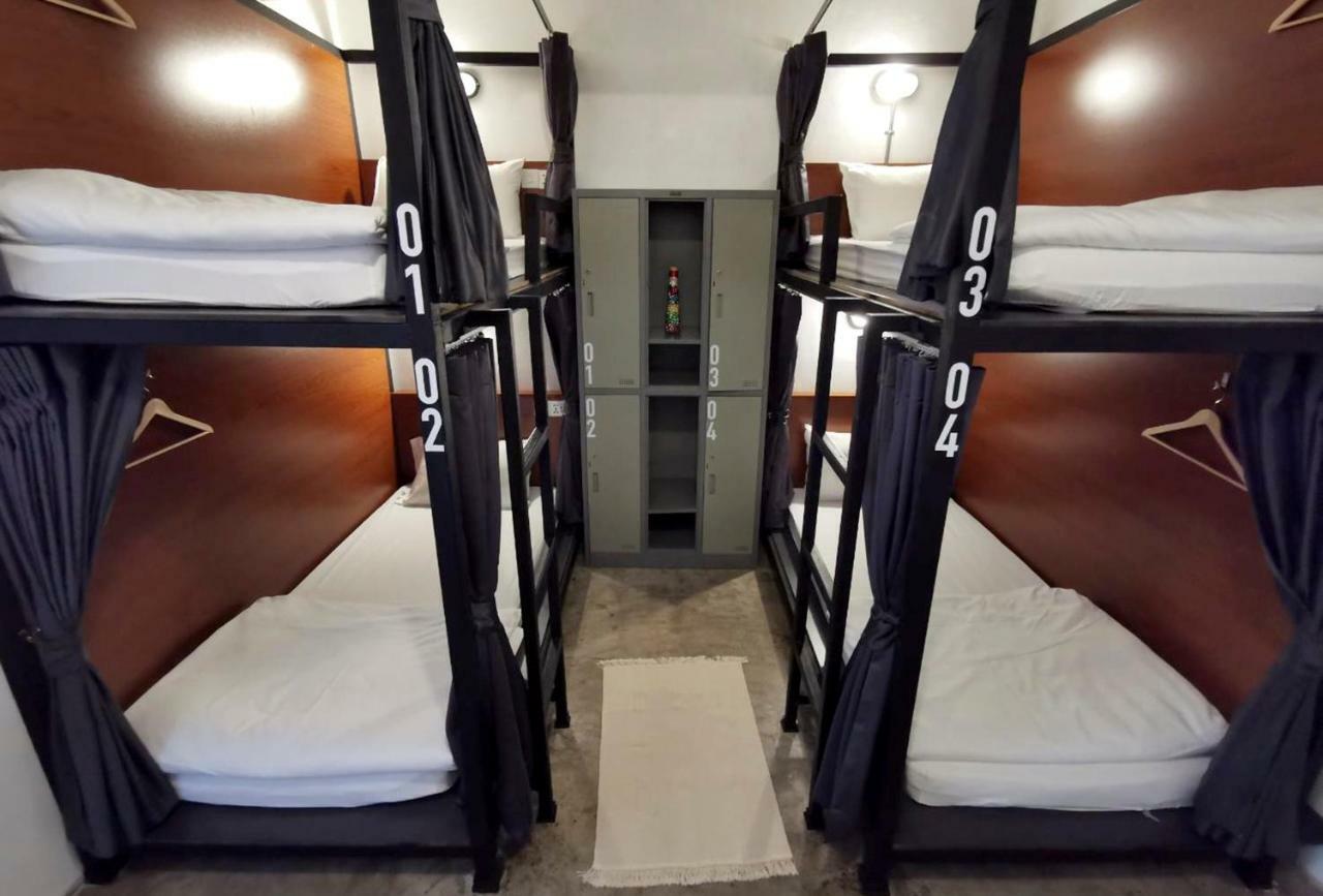 Apartment45 Hostel Бангкок Екстер'єр фото
