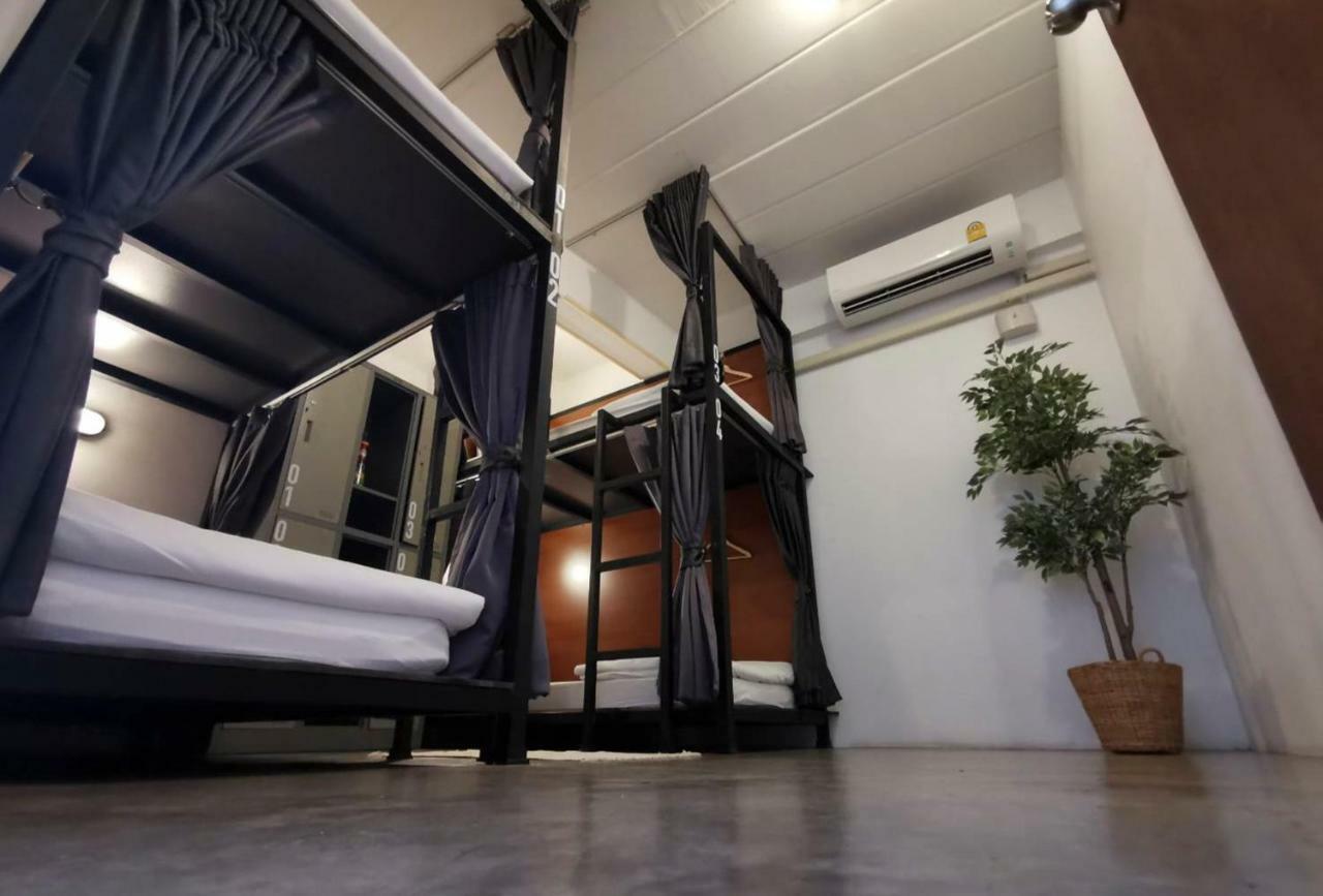 Apartment45 Hostel Бангкок Екстер'єр фото